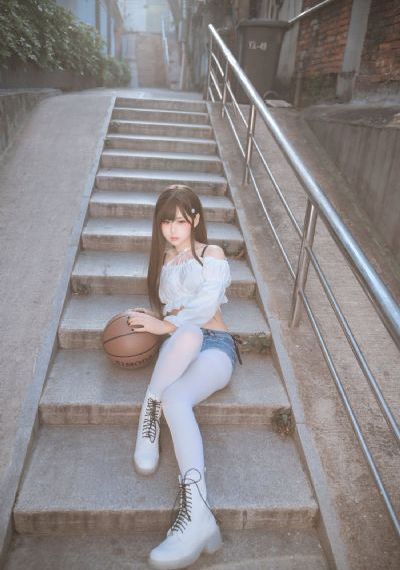 被两根粗大疯狂进出黑蕾丝_4K在线播放